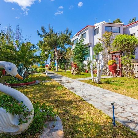 Galazia Akti Seaside Apartments Nikiti  Extérieur photo