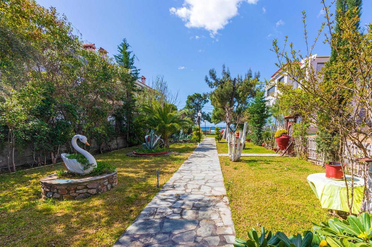 Galazia Akti Seaside Apartments Nikiti  Extérieur photo