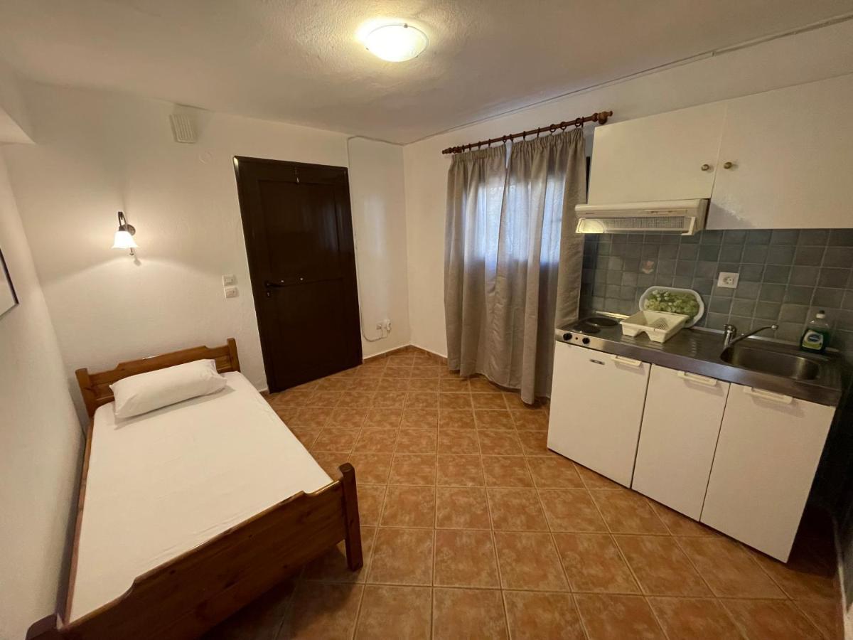 Galazia Akti Seaside Apartments Nikiti  Extérieur photo