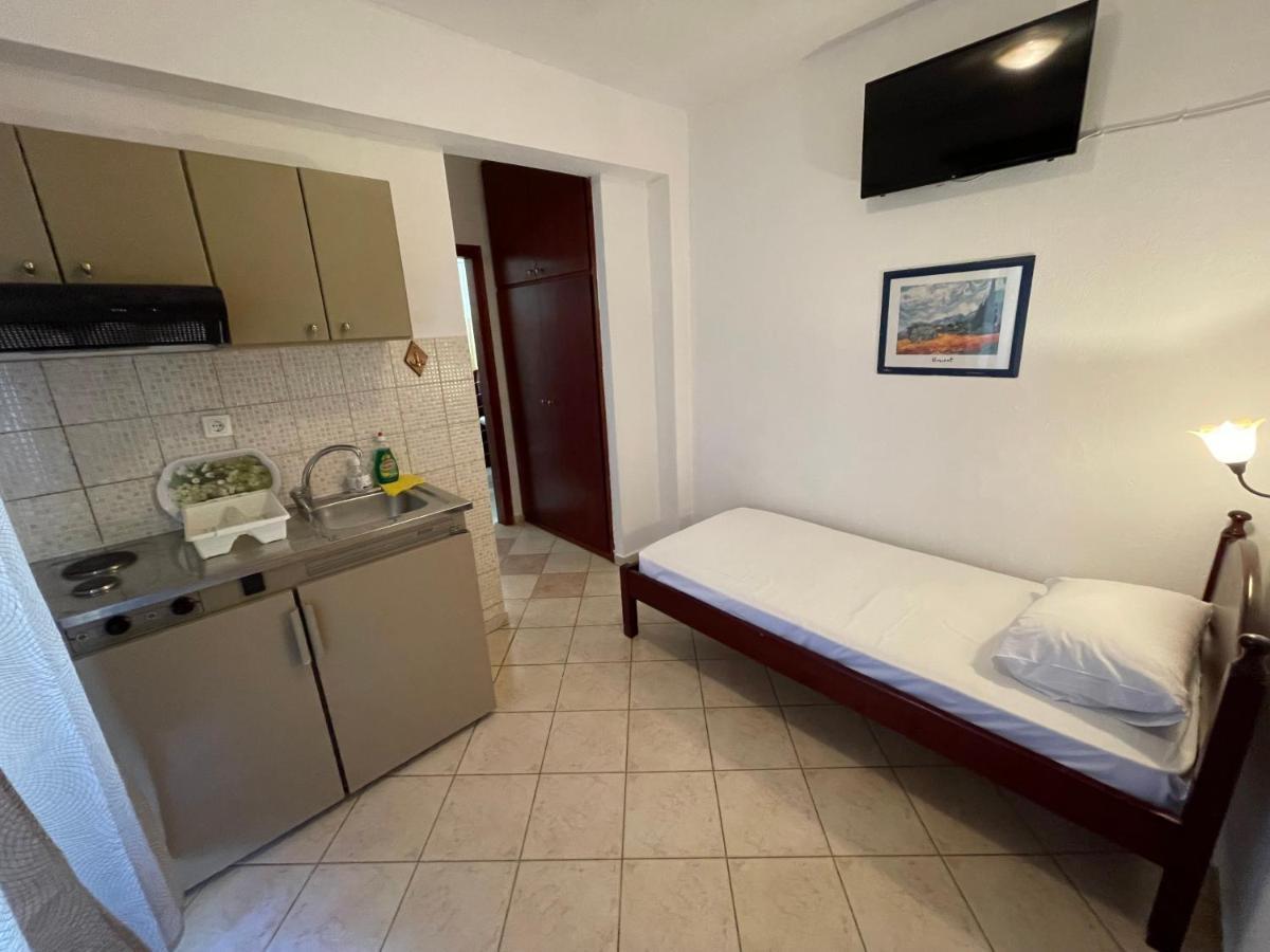 Galazia Akti Seaside Apartments Nikiti  Extérieur photo