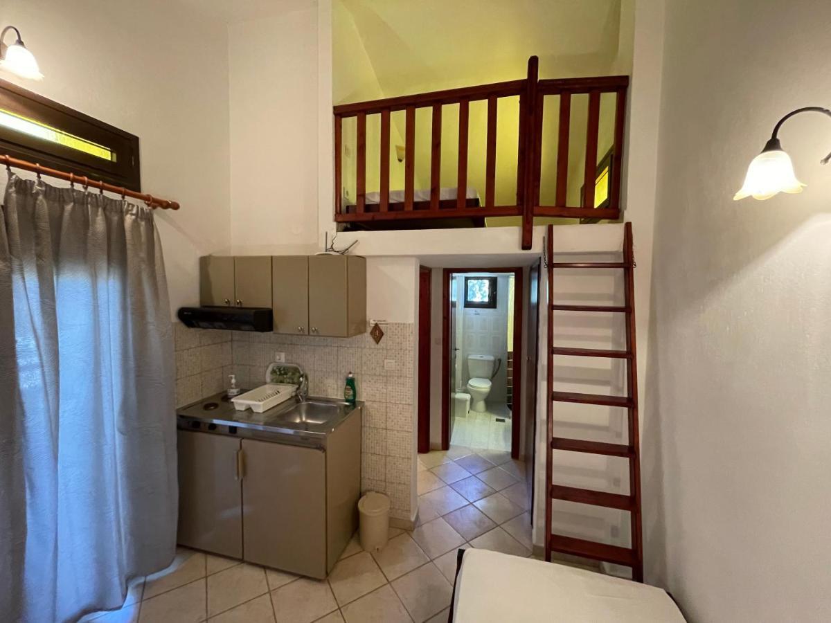 Galazia Akti Seaside Apartments Nikiti  Extérieur photo