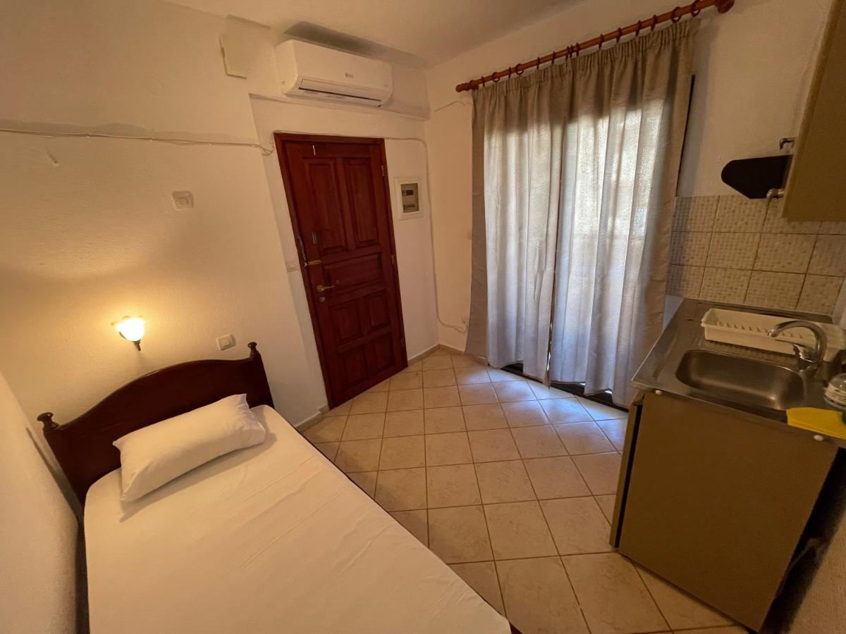 Galazia Akti Seaside Apartments Nikiti  Extérieur photo