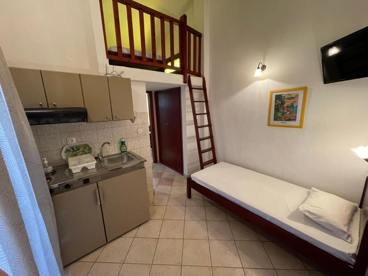 Galazia Akti Seaside Apartments Nikiti  Extérieur photo