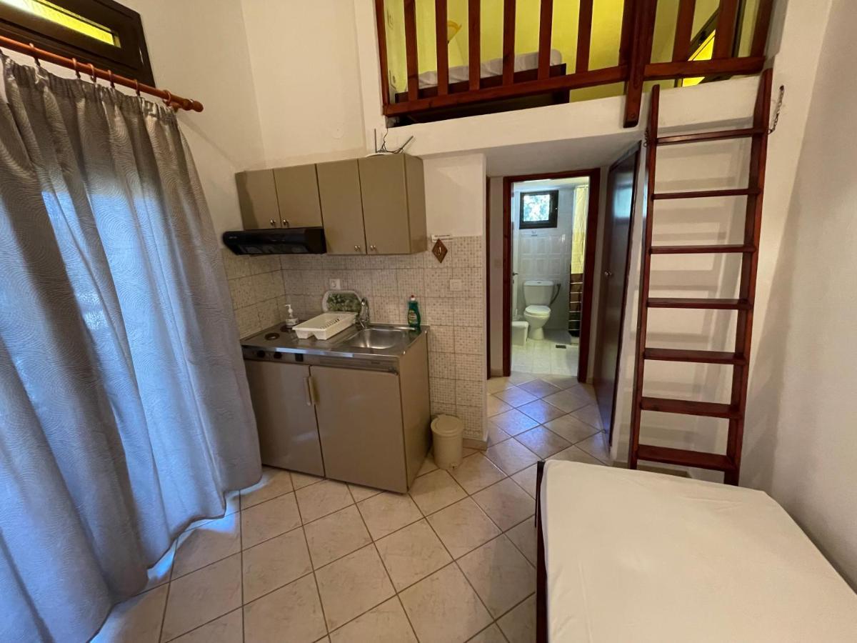 Galazia Akti Seaside Apartments Nikiti  Extérieur photo